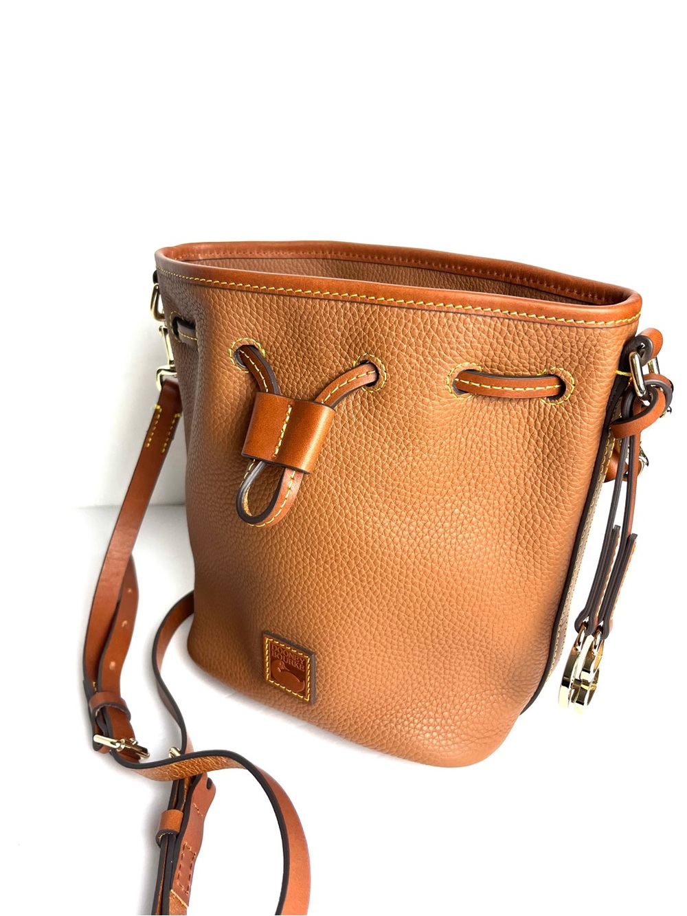 Dooney & Bourke Pebble Grain Carmel Leather Bucket Bag Gorgeous Gold Keychains